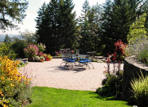 https://www.stangelandlandscape.com/wp-content/uploads/2014/08/Deck-Patio-1-1000x600.jpg