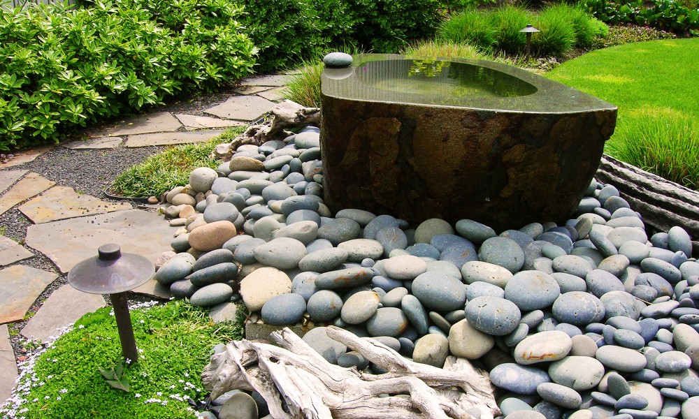 https://www.stangelandlandscape.com/wp-content/uploads/2014/08/Fountain-Pond-1-500x360.jpg