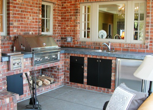 https://www.stangelandlandscape.com/wp-content/uploads/2014/09/Outdoor-Kitchen-2-1000x600.jpg